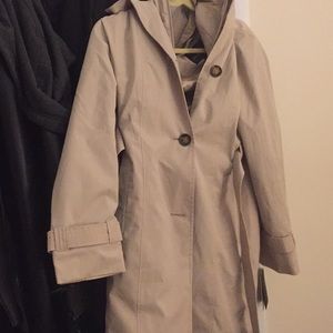 Never before worn London Fog raincoat with tags